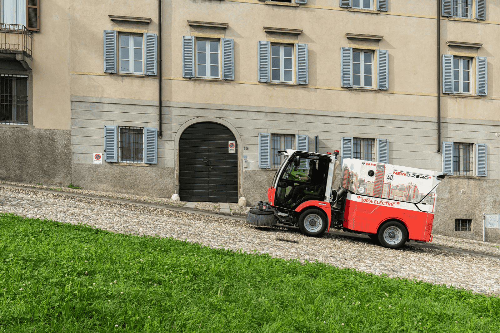 Industriemaschinen secondary image | Flash Battery