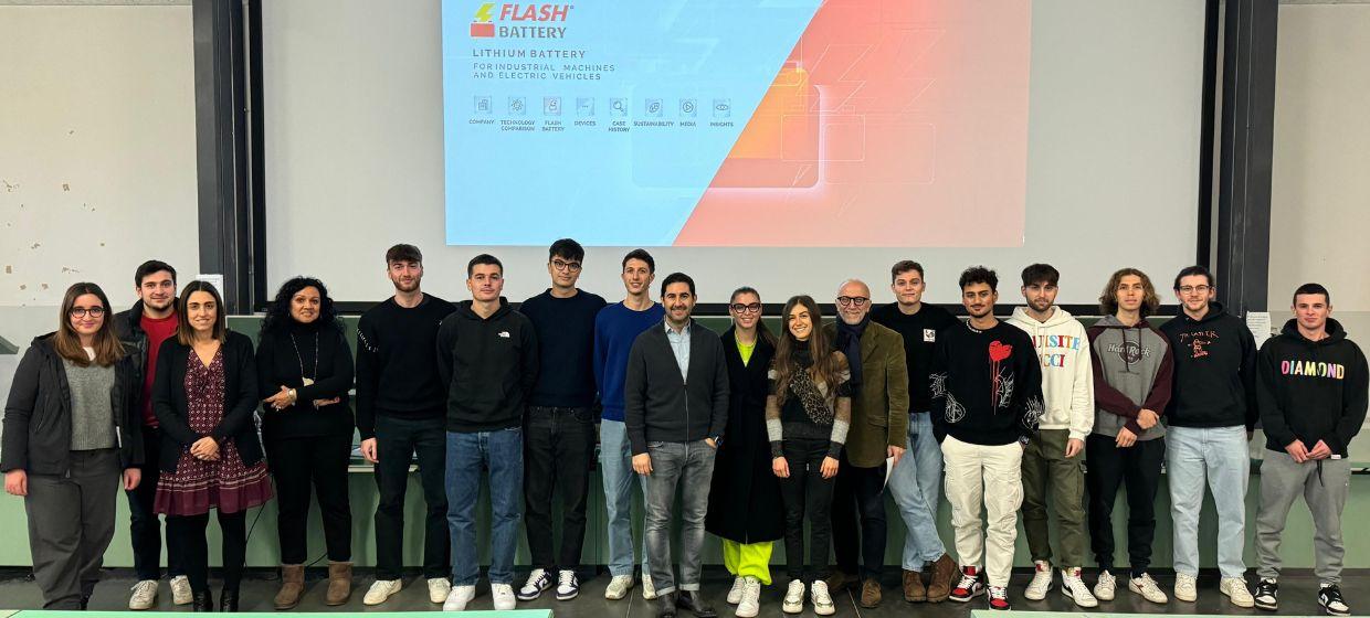 Marco Righi incontra gli studenti del corso di Ingegneria Gestionale dell’Università di Parma | Flash Battery