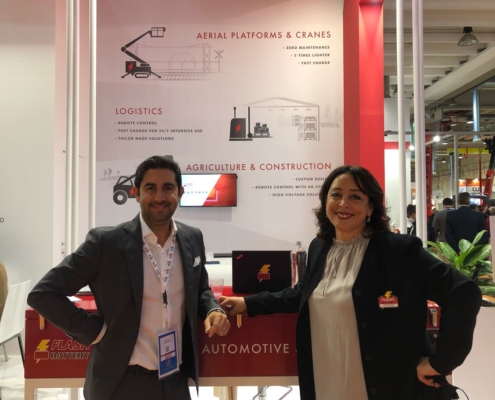 Flash Battery CEO Marco Righi und Export Manager Elisabetta Orlandi Gis Expo 2021