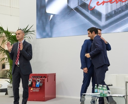 Flash Battery Firmensitz Feierliche Eröffnung Marco Righi Alan Pastorelli